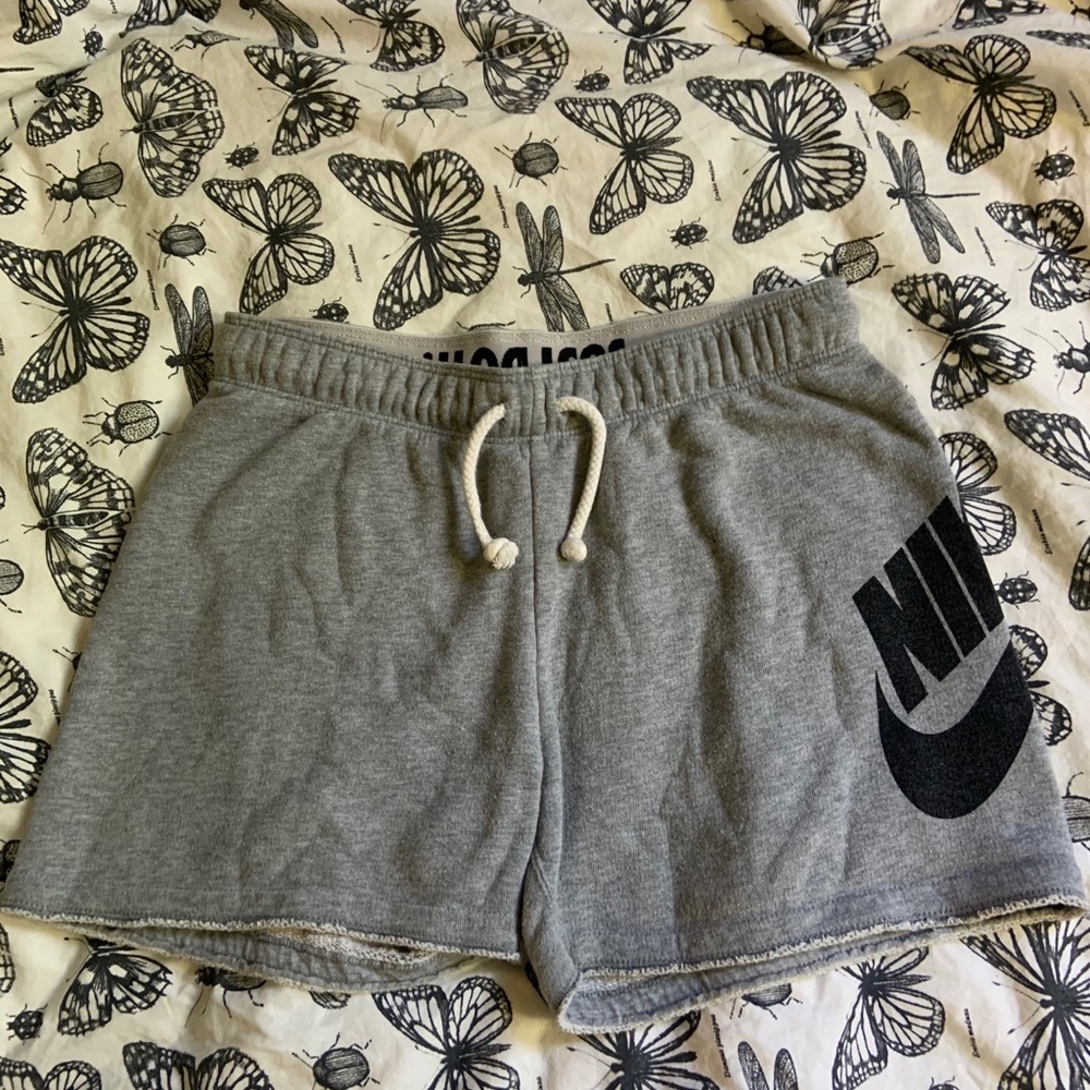 Nike short